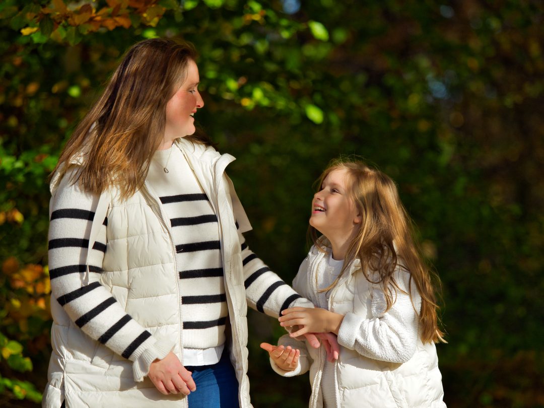 Mutter Kind Foto Familienfotos in München: Mutter und Kind im Englischen Garten München